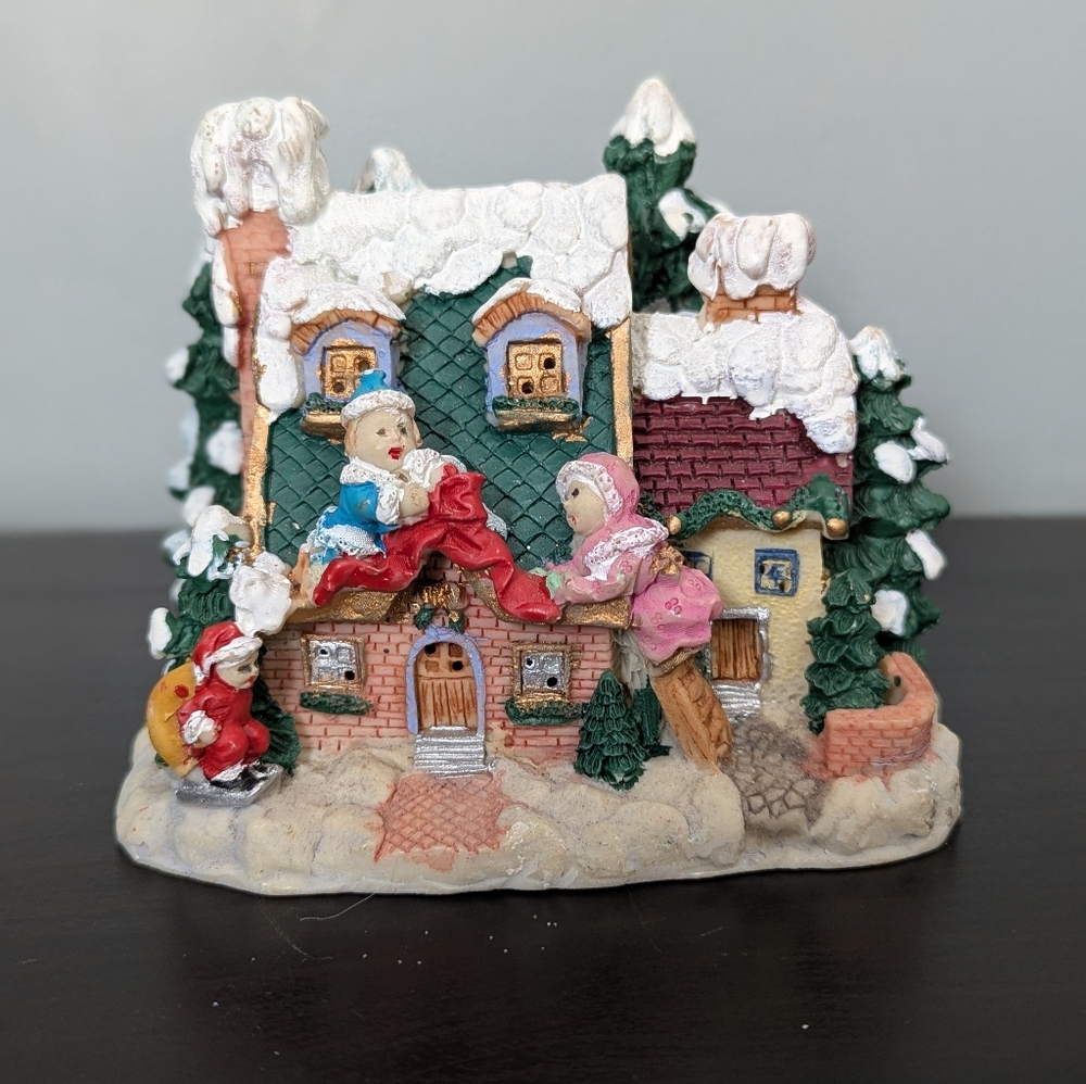 Vintage Gift Collection Snow Family Light Up House